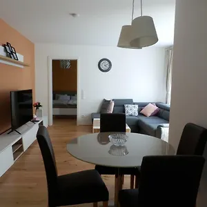  شقة Spacious, Modern 1-bdrm Apt Near Vic & Austria Ctr