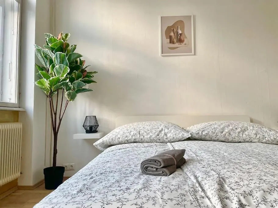 110 M2 Sunny & Central Long Term Apartment - Free Parking location